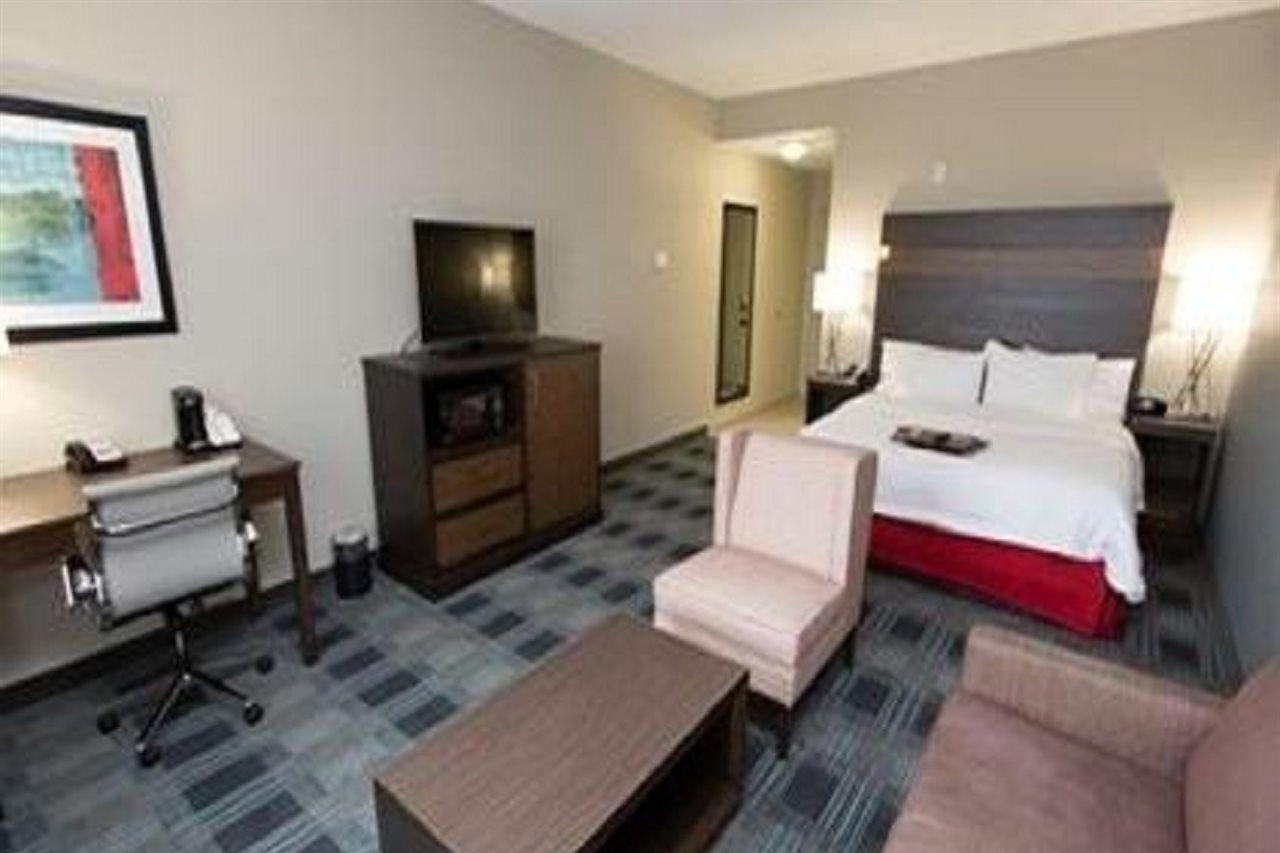 Hampton Inn & Suites Oklahoma City Airport Exterior foto